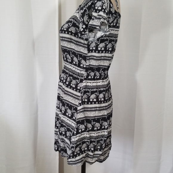 H & M Coachella elephant print dress. Size 6 - Picture 3 of 8